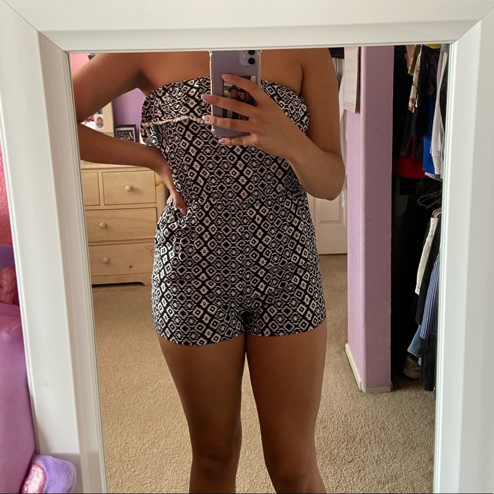 💞 Black pattern print romper💞